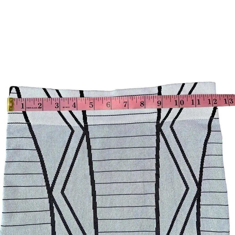 BCBGeneration-Women’s Geometric Design Mini Skirt in White Gray Black Size XS/S